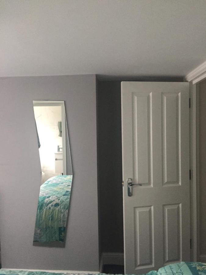 Home Away From Home Croydon Bagian luar foto